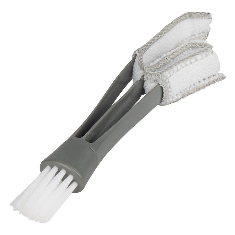 Brush for cleaning the ventilation grill