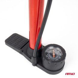 Hand metal pump with pressure gauge